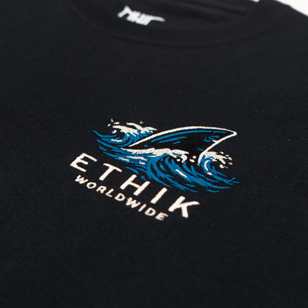 Island Menace Long Sleeve | Black