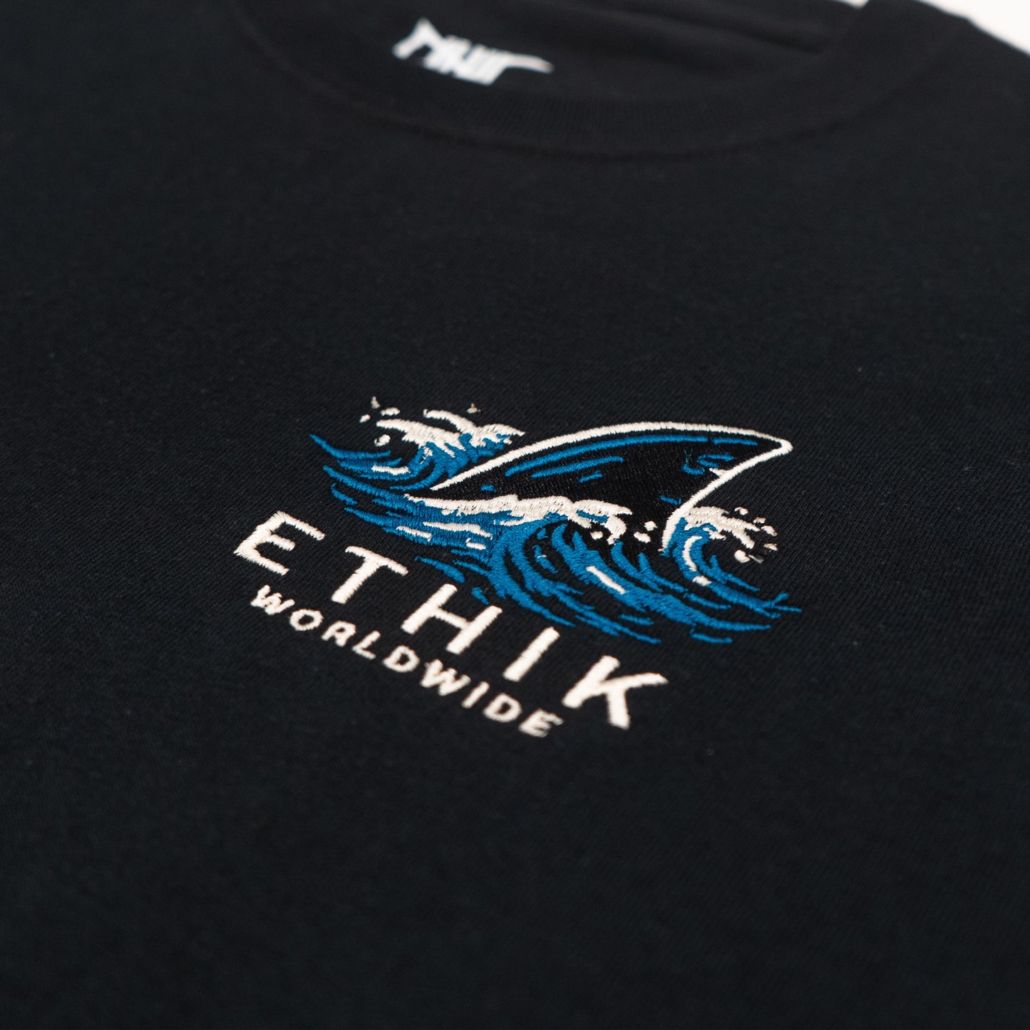 Island Menace Long Sleeve | Black