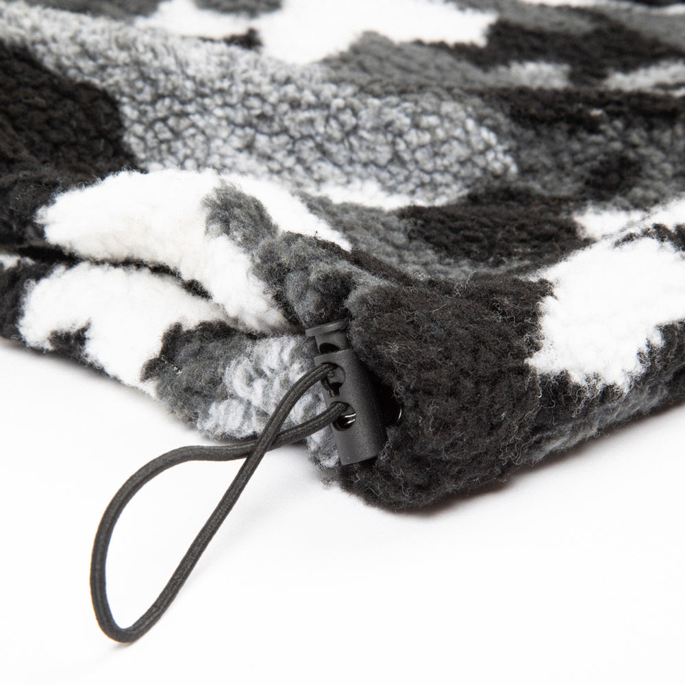 
            
                Load image into Gallery viewer, Half Zip Sherpa Fleece Jacket | Black | Camo
            
        