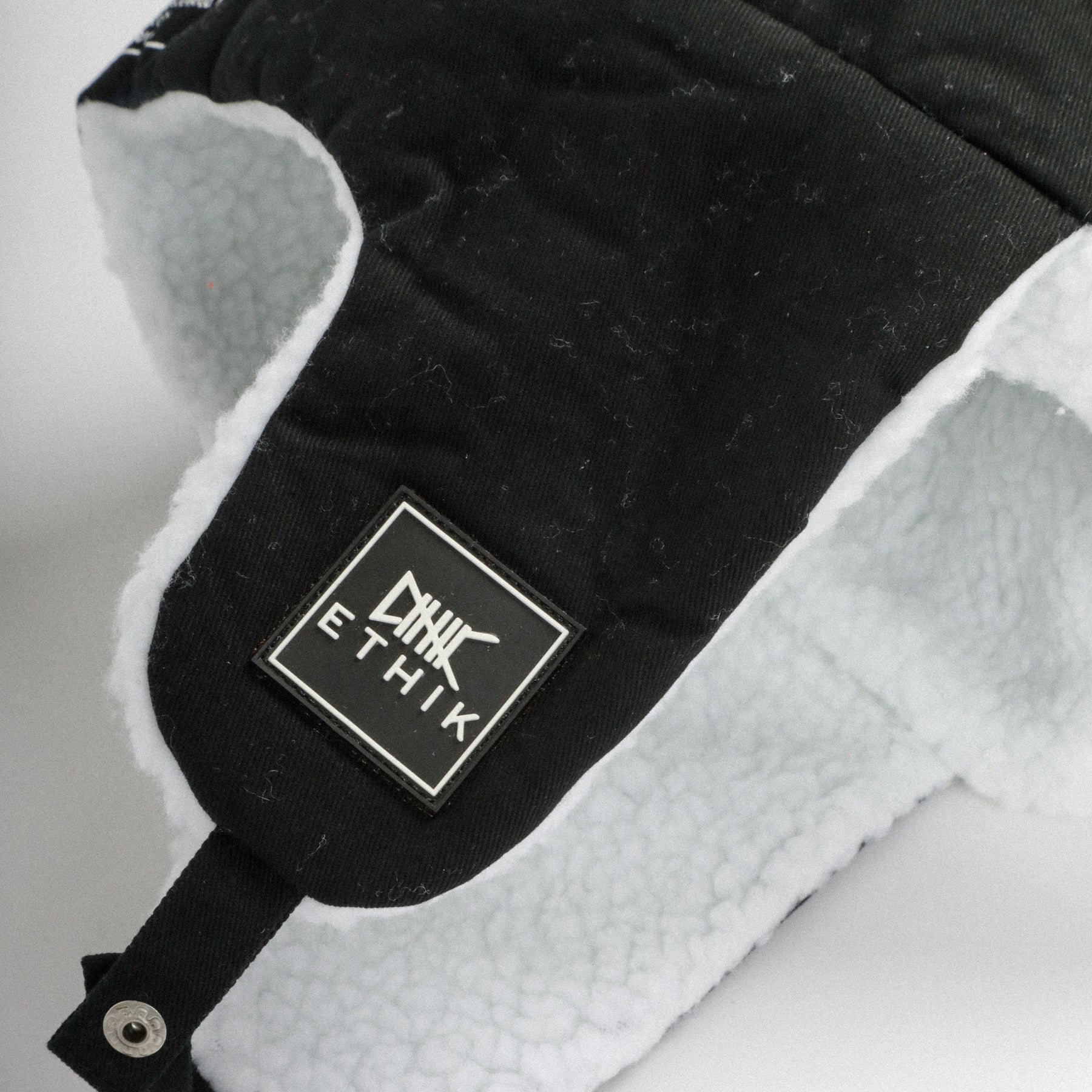 International Trapper Cap | Black