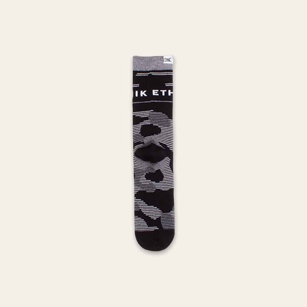 
            
                Load image into Gallery viewer, Tundra Crew Sock | Black
            
        